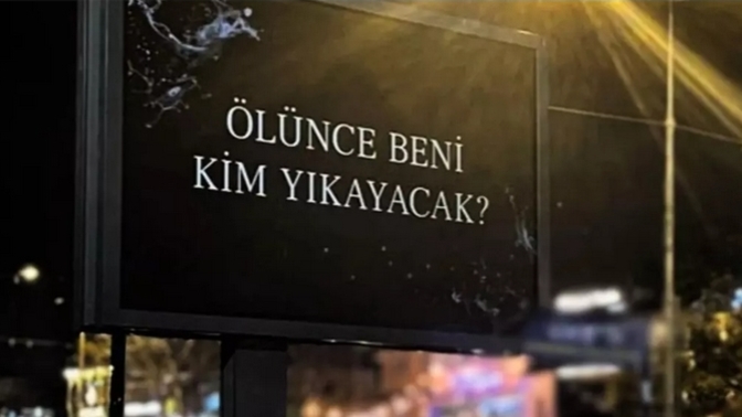 "Ölünce Beni Kim Yıkayacak?"' afişi sosyal medyada tepki topladı! Sizce tepkiler haklı mı?