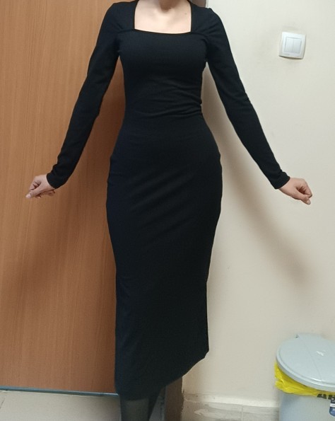 Bu elbise güzel mi yoksa fiziğimi komik mi gösteriyor?