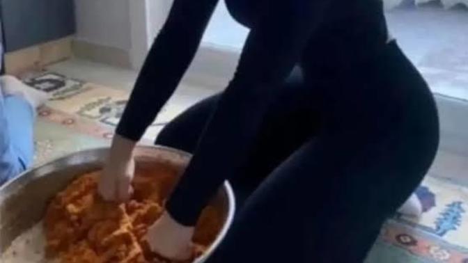 Çiğ köfte mi, menemen mi?