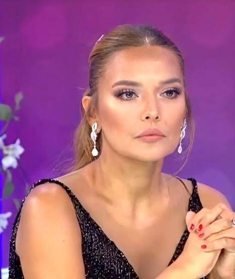 Demet Akalın ı seven var mı?