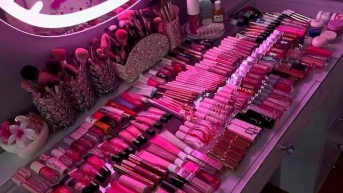Yılbaşına şöyle bir masa istesem çok mu?