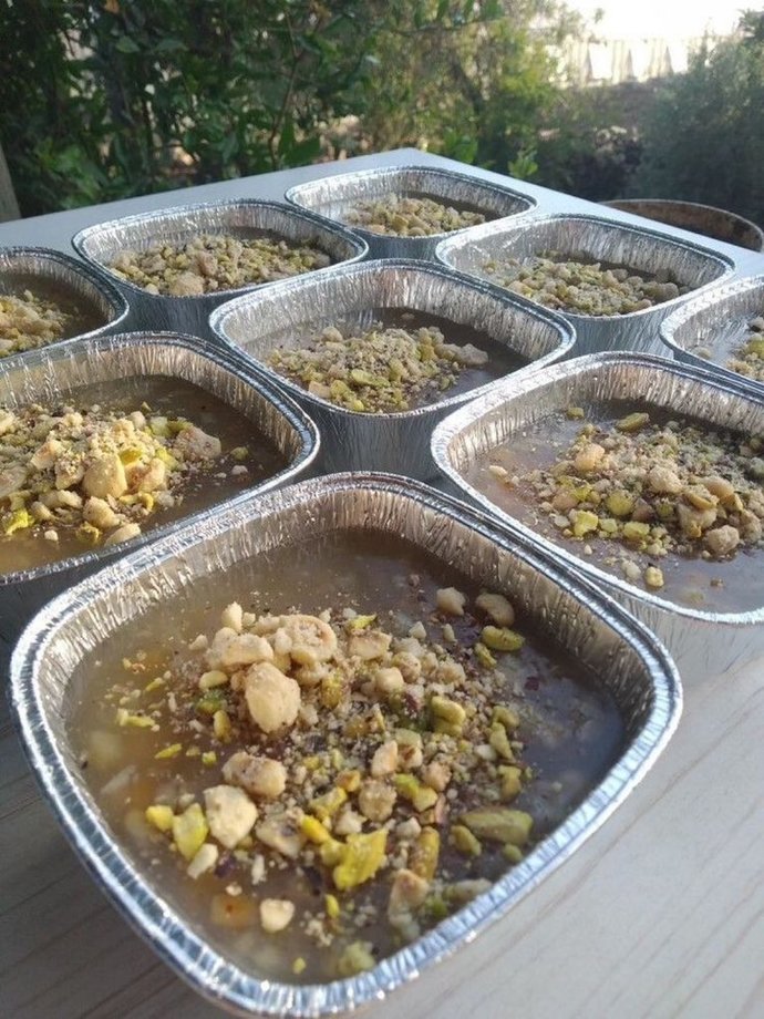 Aşureyi severek yer misin?