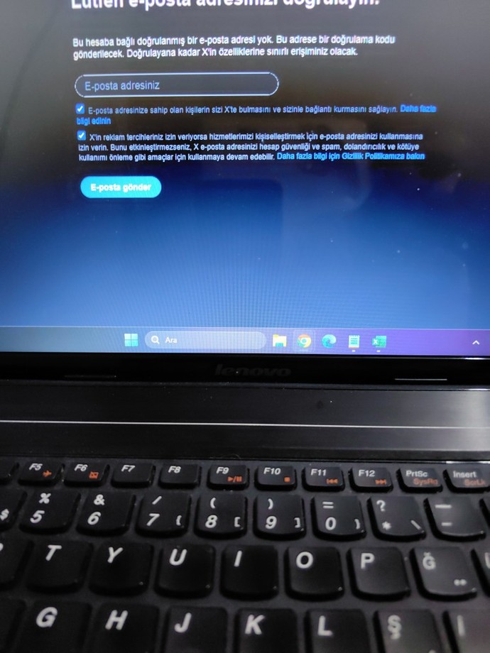 Twitterde lütfen e posta adresini doğrula diyor ama ben hesap açarken telefon numarası ile açtım yardım eder misiniz?