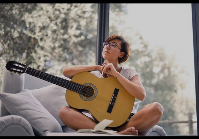 Müzik 🎵 yapmanın şarkı söylemenin yaşı varmıdır?