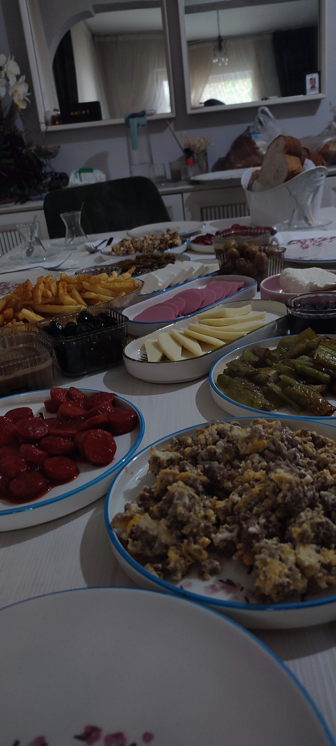 Kolaya kaçtığımı kimse fark etmedi zaten 😂😂