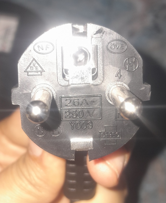Bir bakar mısınız prizle ilgili sorum olacak?