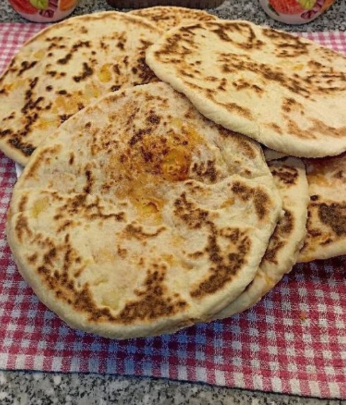Kahvaltı da patatesli bazlama sever misiniz?