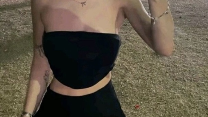 Çiplakmiş gibi giyinmek moda mi oldu 😃?