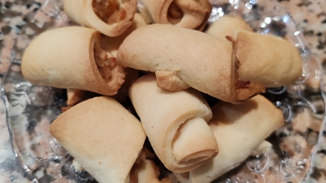 İlk kez elmalı kurabiye yaptım sizce nasıl gözüküyor?