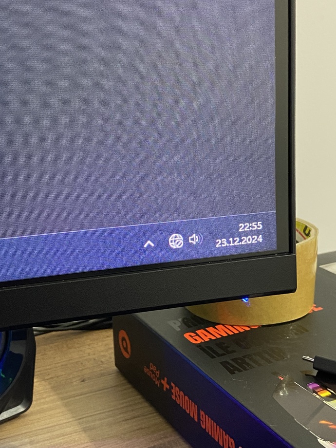 Monitör üm tam ekran olmuyor?
