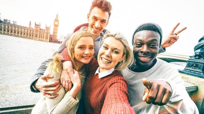 Sizinle yurtdışına kaçar mıydım söyleyeyim mi?