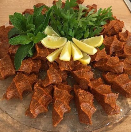 Mercimek köftesi mi, çiğ köfte mi?