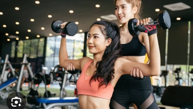 Egzersizlerini yaparken direkt kendi programını mı uygulamak, yoksa bir spotter/ egzersiz yardımcısı ile spotting fitness mi?