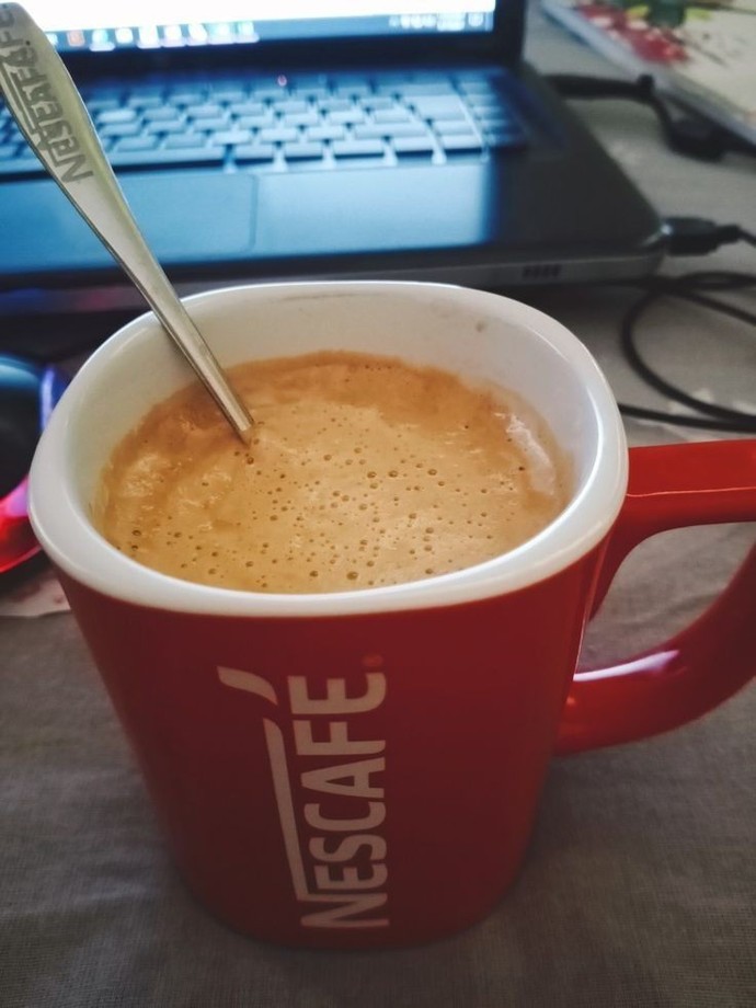 Bir kaç gündür bu içeceği içiyorum yumuşak içimli ve tadı güzel geliyor bana.. midemi yumuşacık yaptı 🤤🤤