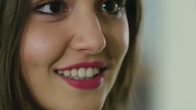 Hande Erçel 'in burnun da estetik var mı sizce?