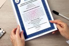 Hisse senedi olan birinin vefatında, hisseler eşe devreder mi?