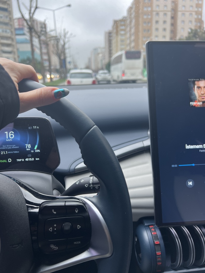 Yağmurlu havalar geldi mi trafik düşüncesi kasıyor beni sizi?