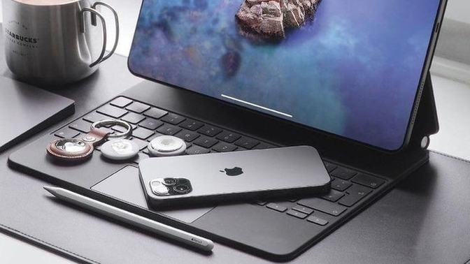 Laptop ve cep telefonu birbirlerini geliştiren ürünler mi sence, birbirlerine rakip olan ürünler mi?