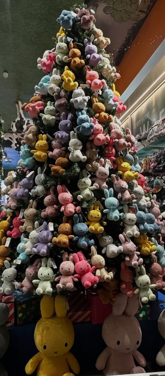 Oyuncaklardan yılbaşı ağacı olur mu?