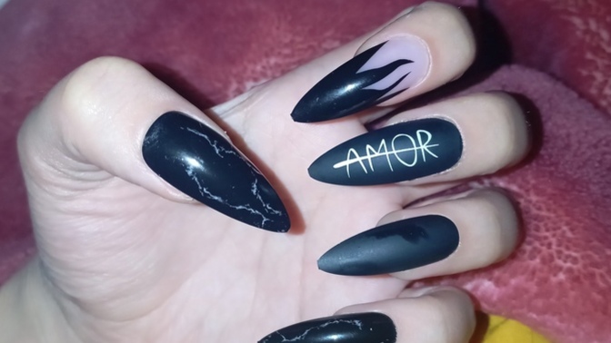 Tırnaklarim nasıl 😈🖤?