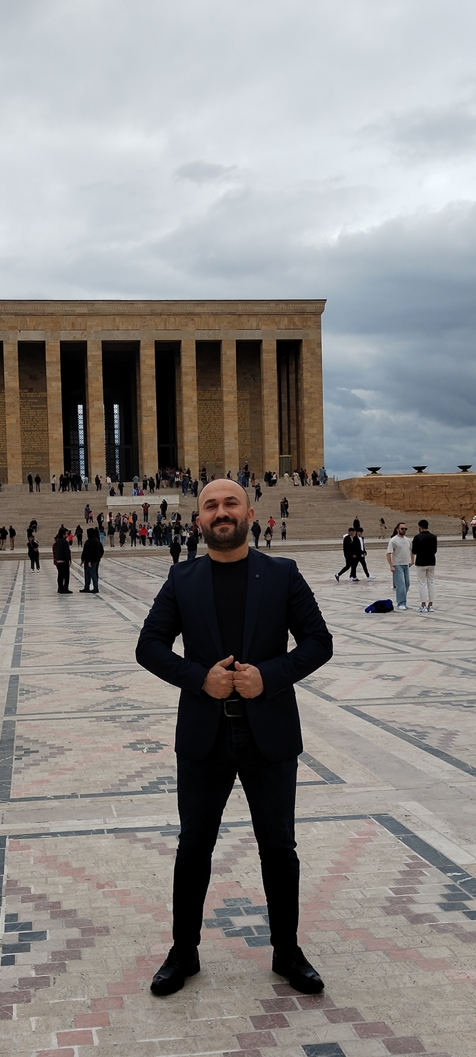 Tinderda geziniyorum fakat çinliler hariç hiç kadın beğenmiyor sürekli gayler beğeniyor çokmu tipsizim yaşım 37?