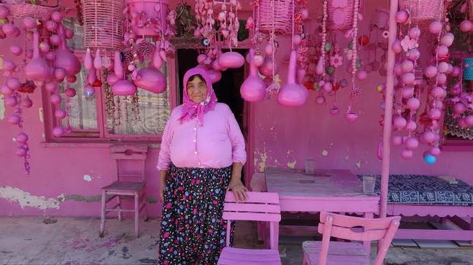 Evini pembe dekore eder misin?
