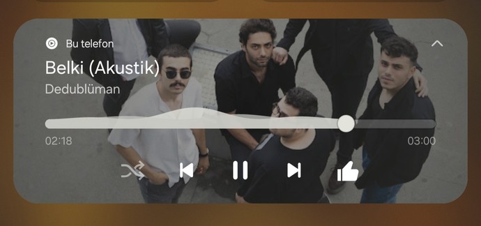 Geceleri derin düşüncelere dalıp giderken hangi şarkıyı dinliyorsunuz?