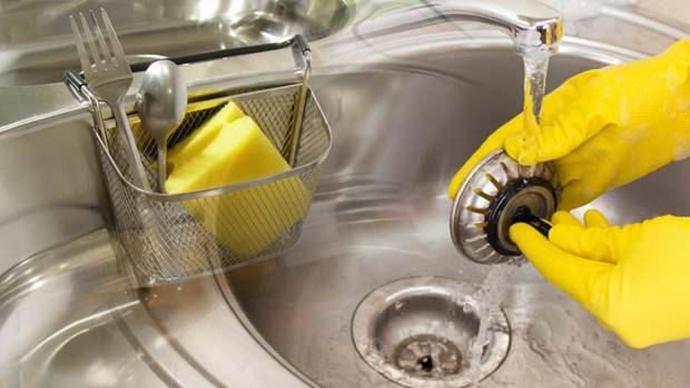 Lavabo temizliğini hızlıca yapmak için en etkili ürün nedir?