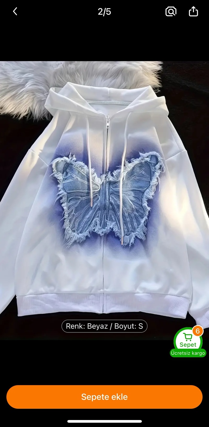 Sweatshirt buldum kelebekli. Nasıl görünüyor?