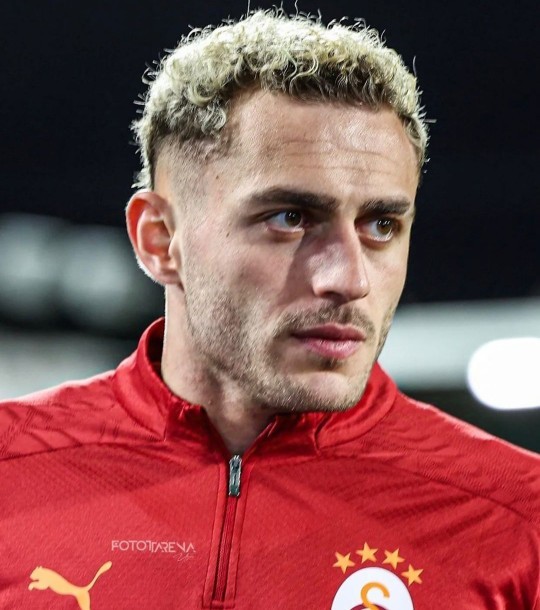 Dış görünüşü nasıl kişileri beğenirsiniz (esmer, kumral, jawline nı belirgin, zayıf )?