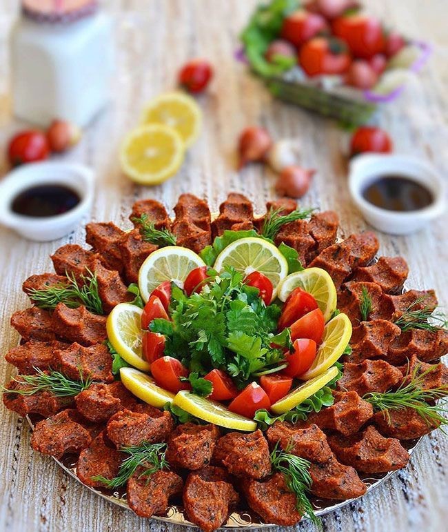 Arkadaşım çiğ köfte yaparken sade soda döküyorum diyor saçmalama dedim ama dene diyor yapan var mı?