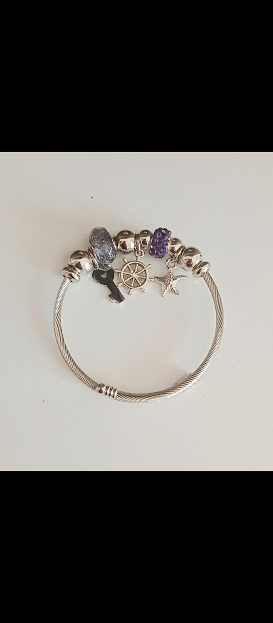 Kendime Noel hediyesi olarak Pandora bileklik aldım sizce nasıl gözüküyor?