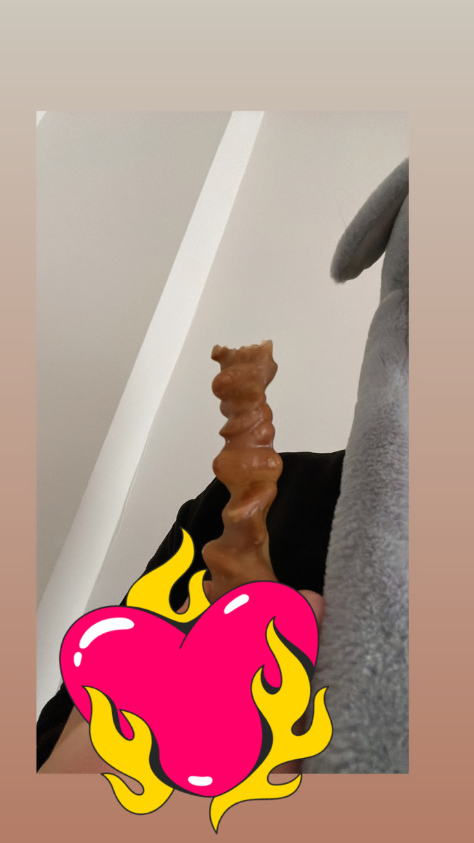 Elimi gösterince erkek eli sanılıyomuş ya la