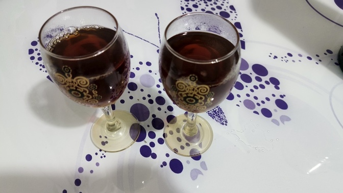 Şarap bardağında çay içmek günah mıdır?