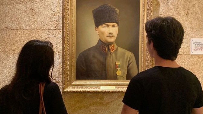 Sosyal medya üzerinden biriyle uzun süre sohbet etmek, gerçek bir ilişkiye dönüşebilir mi?