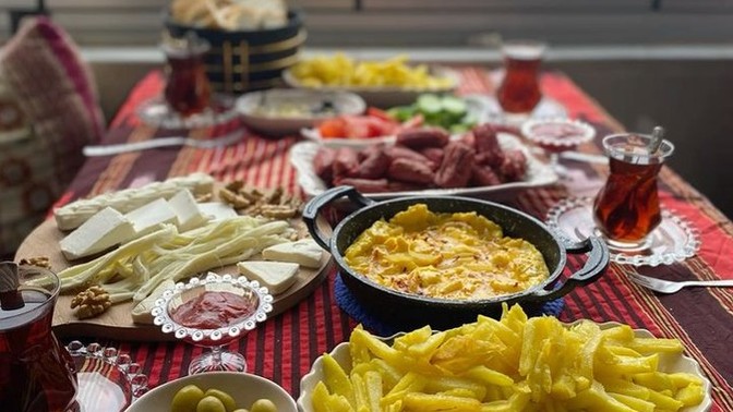 Yılın ilk gününde kahvaltınızı kiminle yaptınız?