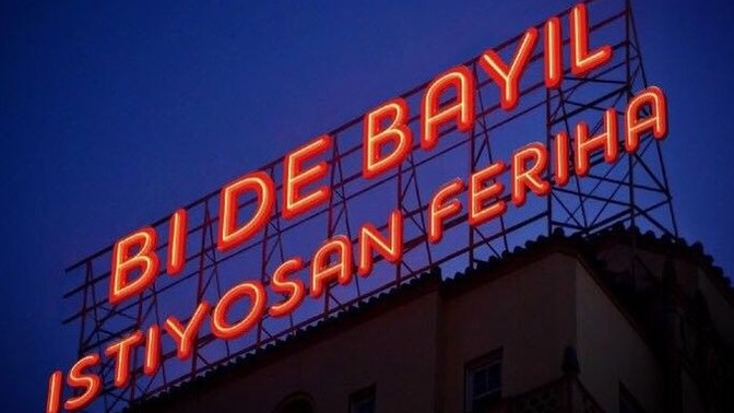 Siyah giyinerek bir yere misafir olarak gidersem beni yanlış anlarlar mı?