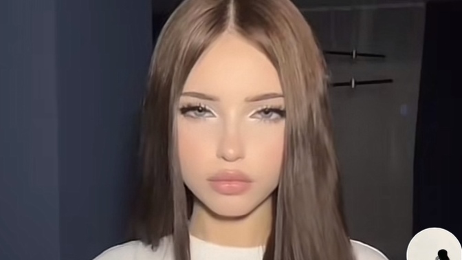 Şöyle kızlar varken bir erkek beni neden sevsin ki?
