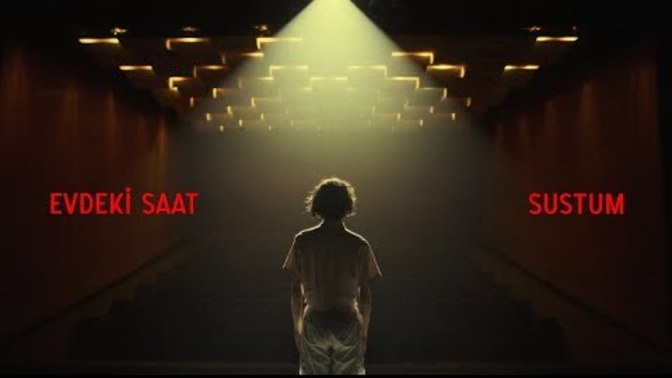Uyumadan once sarkı dinliyorsaniz eger hangi parca caliyor simdi?
