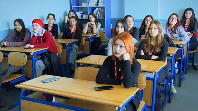 Lisede sınıfın neyiydin?