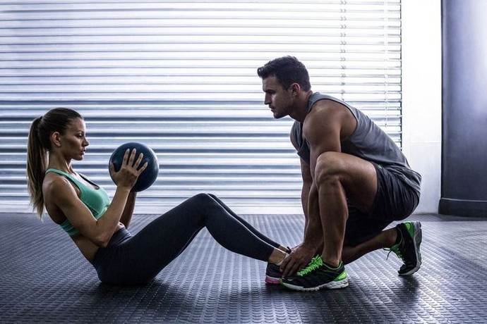 Spora giden sevgilinizin spor antrenörü karşı cins olursa tepkiniz nasıl olur 😃 ?