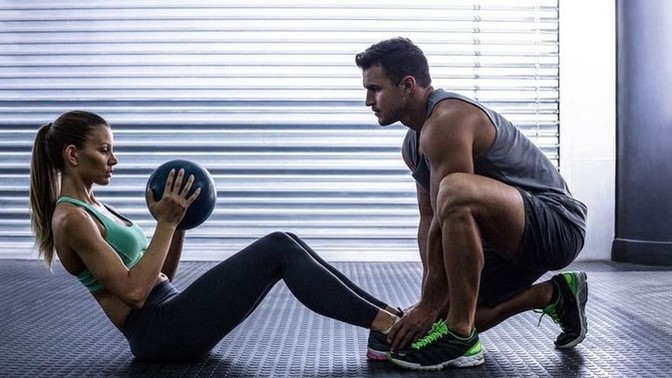 Spora giden sevgilinizin spor antrenörü karşı cins olursa tepkiniz nasıl olur 😃 ?