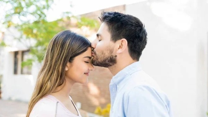 Kızlar bebek gibi sevilmekten hoşlanır mısınız veya itici mi gelir?