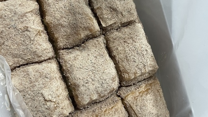 Bi tabak ağlayan kek mi, yarım kg soğuk baklava mı?