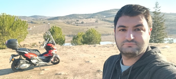 Abi hic bi kız dönüp bakmıyo sizce çirkin miyim?