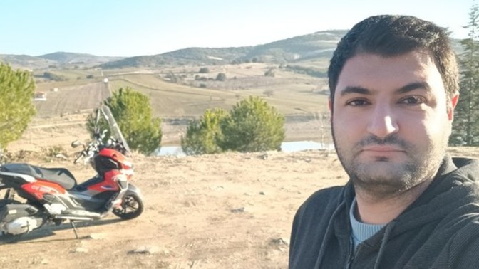 Abi hic bi kız dönüp bakmıyo sizce çirkin miyim?