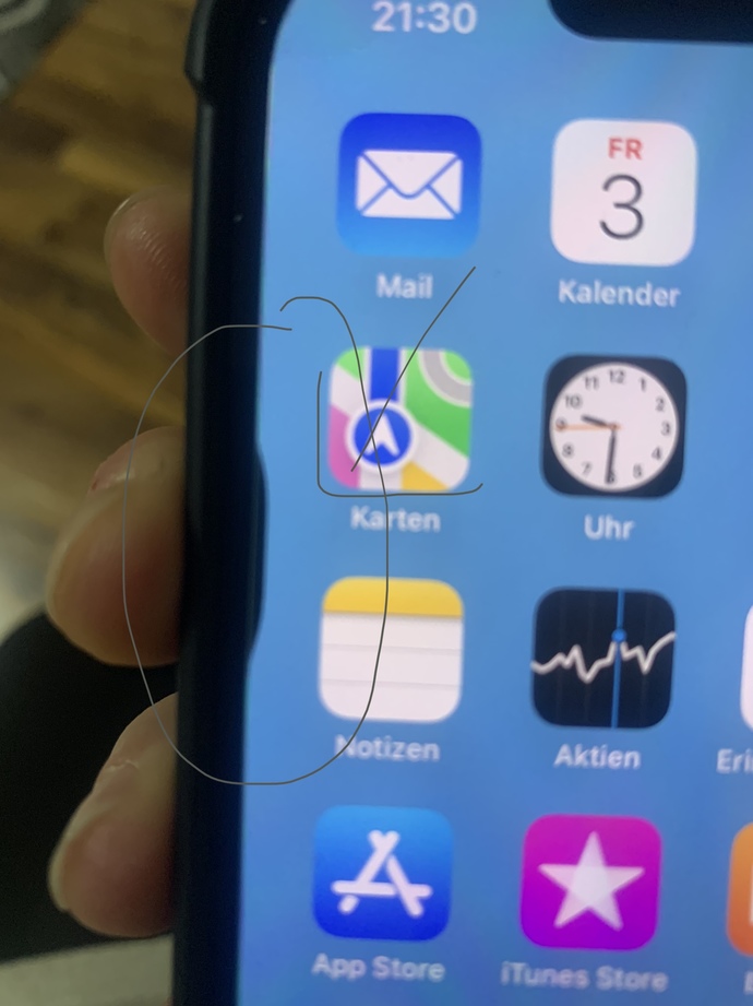 Yeni i phone 14 telefon aldım ama ses tuşlarına yanda basınca böyle siyah bir şey çıkıyor normal mi?