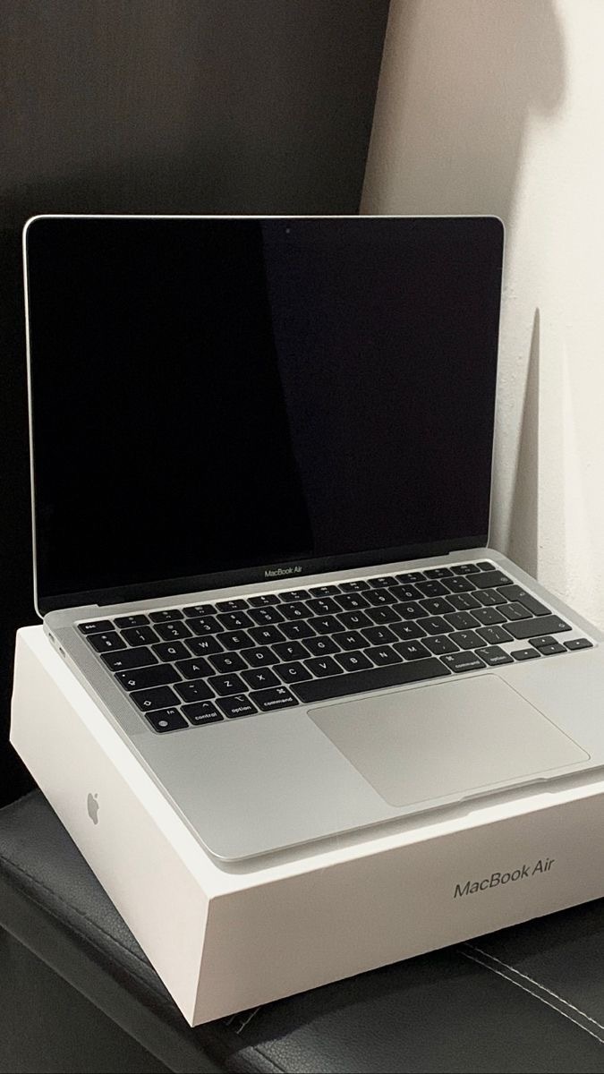 Sizce MacBook M3 mü alsam yoksa M1 mi?