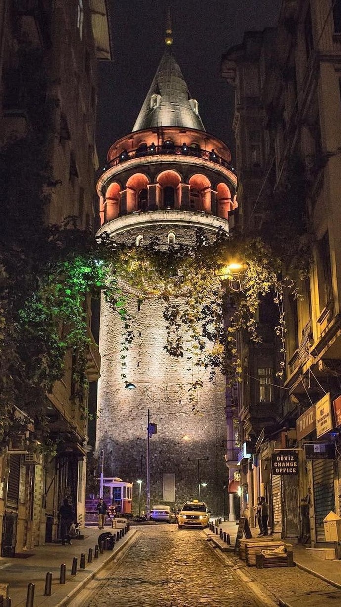 Bir erkek ve bir kadının Galat Kulesine birlikte tırmanmaları durumunda birlikte evlenecekleri doğru mu?