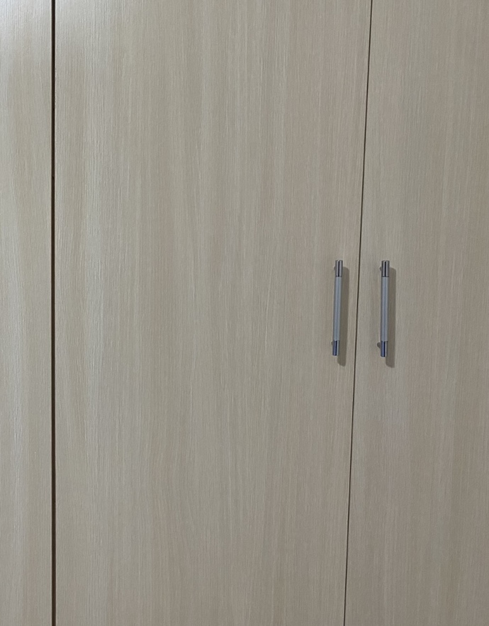 Açık ahşap dolaba hangi renk kulp yakışır?